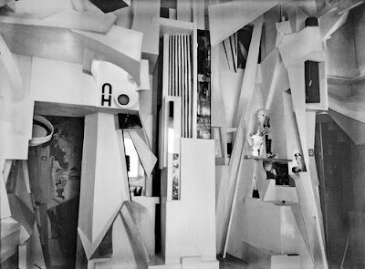 Kurt Schwitters. Merz House / Merzbau