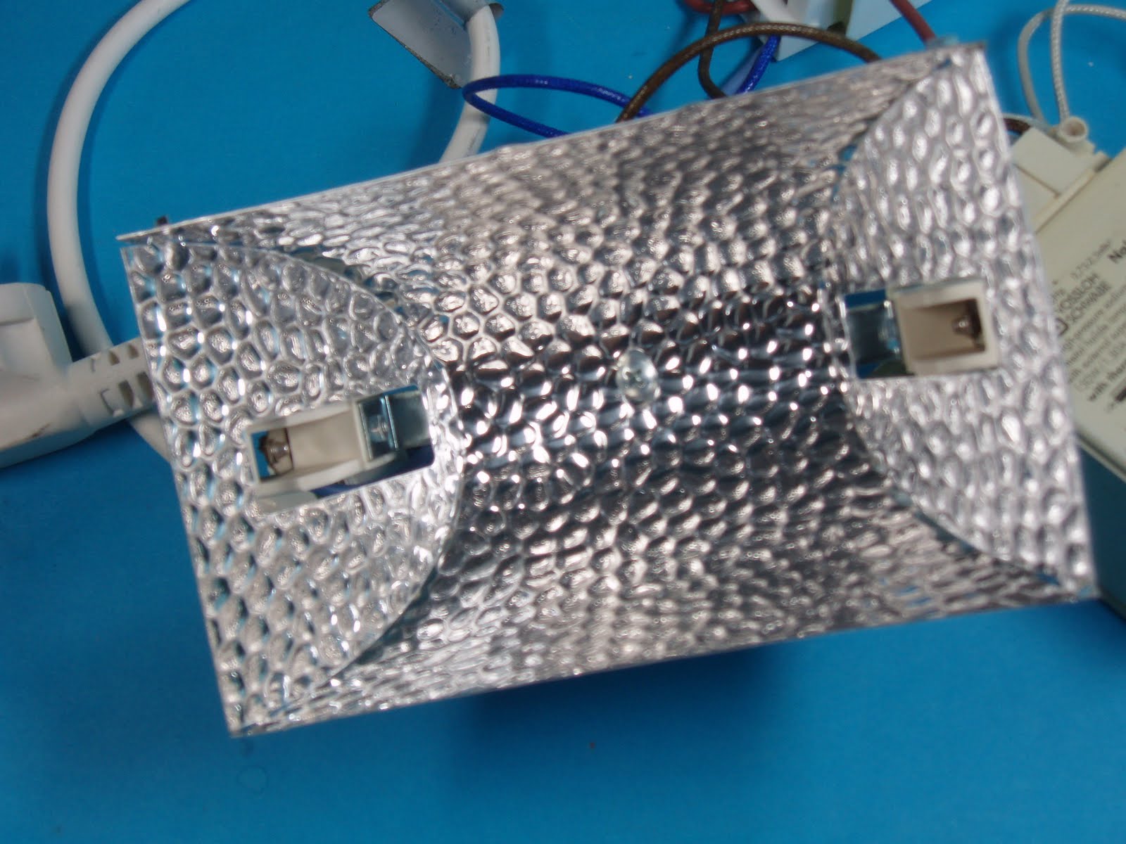 Home Electronics Review Inside 150W Metal Halide Lamp Replaced By Led Bulb