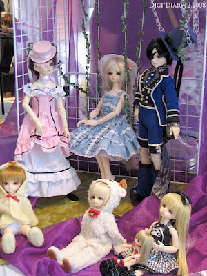 ... de ciel Phantomhive con ese vestido rosa que tanto amo TuT, jejeje