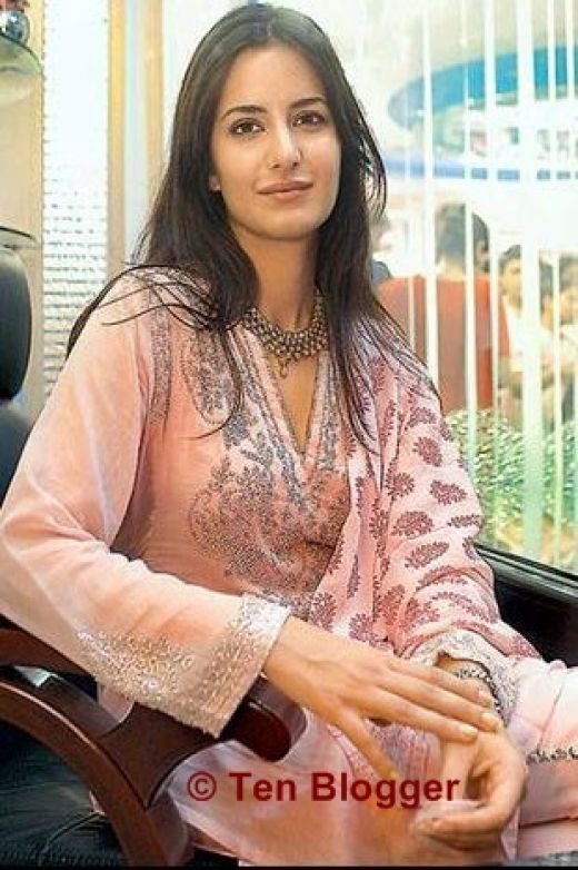 Katrina Kaif without make-up - still looks beautiful and sober Katrina Kaif without make-up - still looks beautiful and sober
