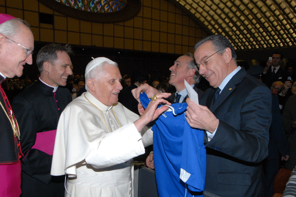[udienza_papa_big.gif]