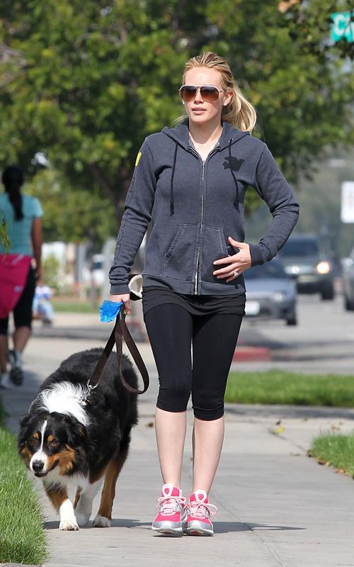 TeenCelebBuzz: Hilary Duff: Toluca Lake Dog Walker