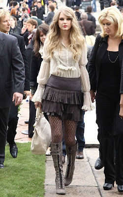 Taylor Swift Hairstyle Performanceclass=
