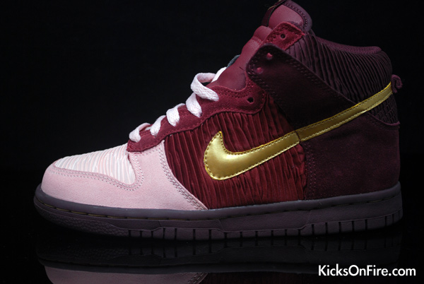 [nike-dunk-high-gs.jpg]