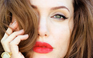 Picture of Angelina Jolie hot looks