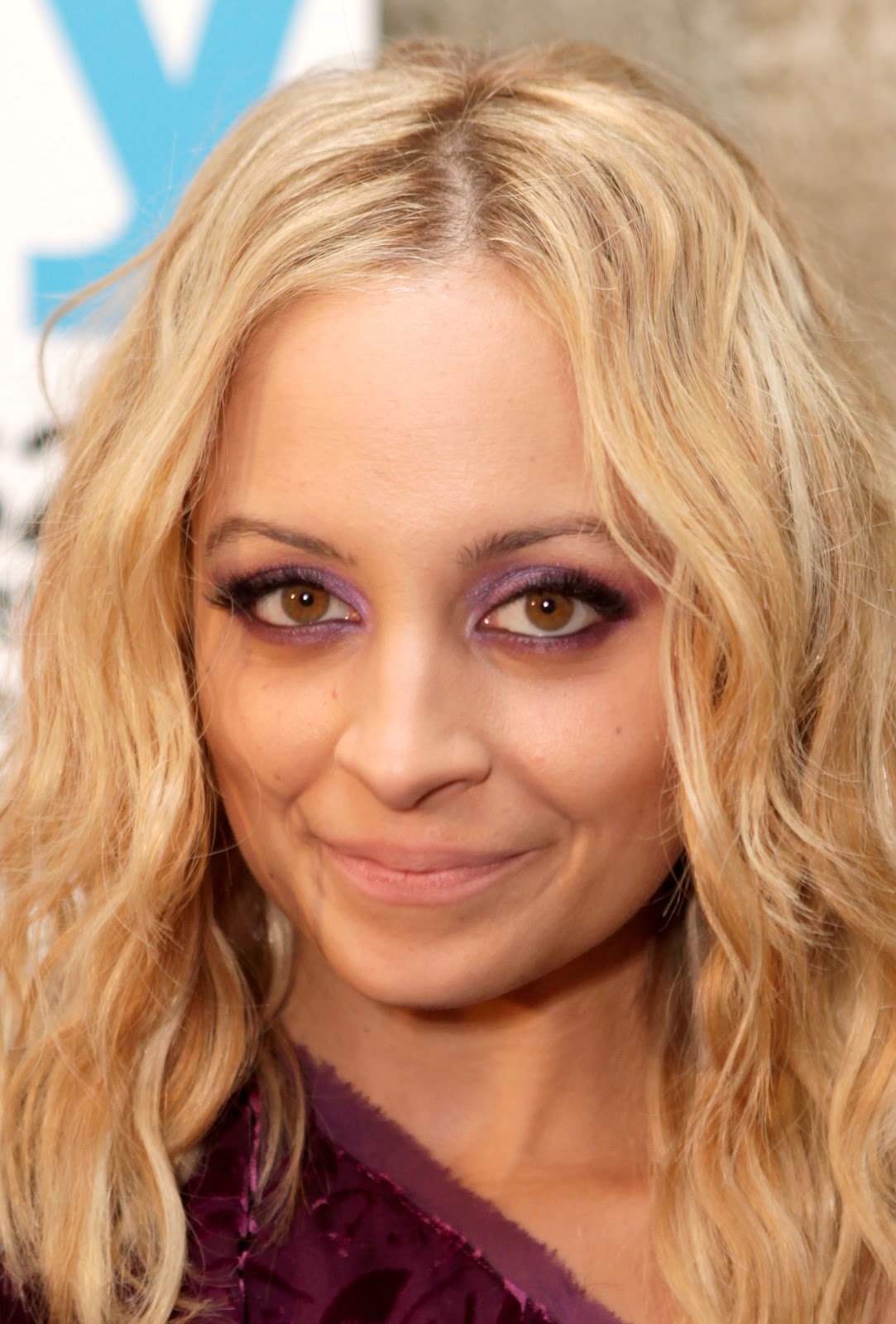 http://4.bp.blogspot.com/_4WLGR6LiBLI/TTiASygrZqI/AAAAAAAABkw/RRRtwjDszIk/s1600/33295_celebrity_paradise.com_TheElder_NicoleRichie2011_01_10_LuckyMagazinescover4_122_209lo.jpg