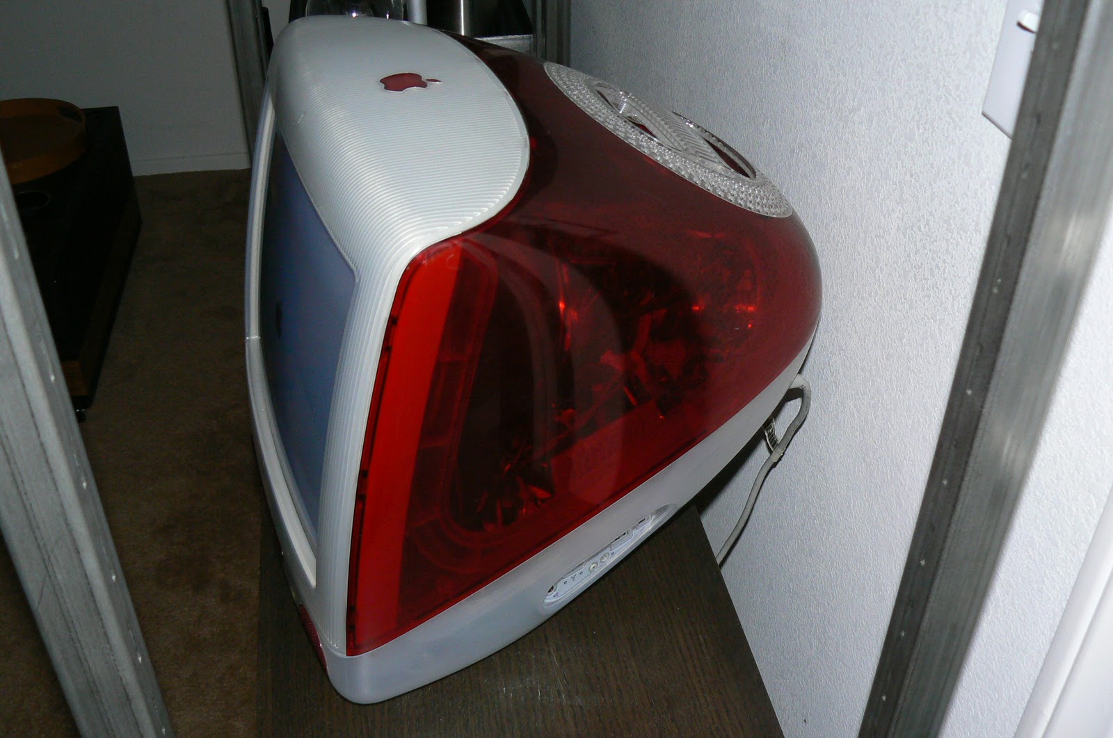 Imac G3 Red