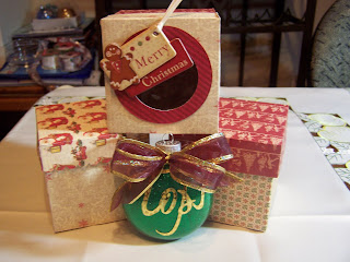 jenny: Christmas Ornaments and Gift Boxes
