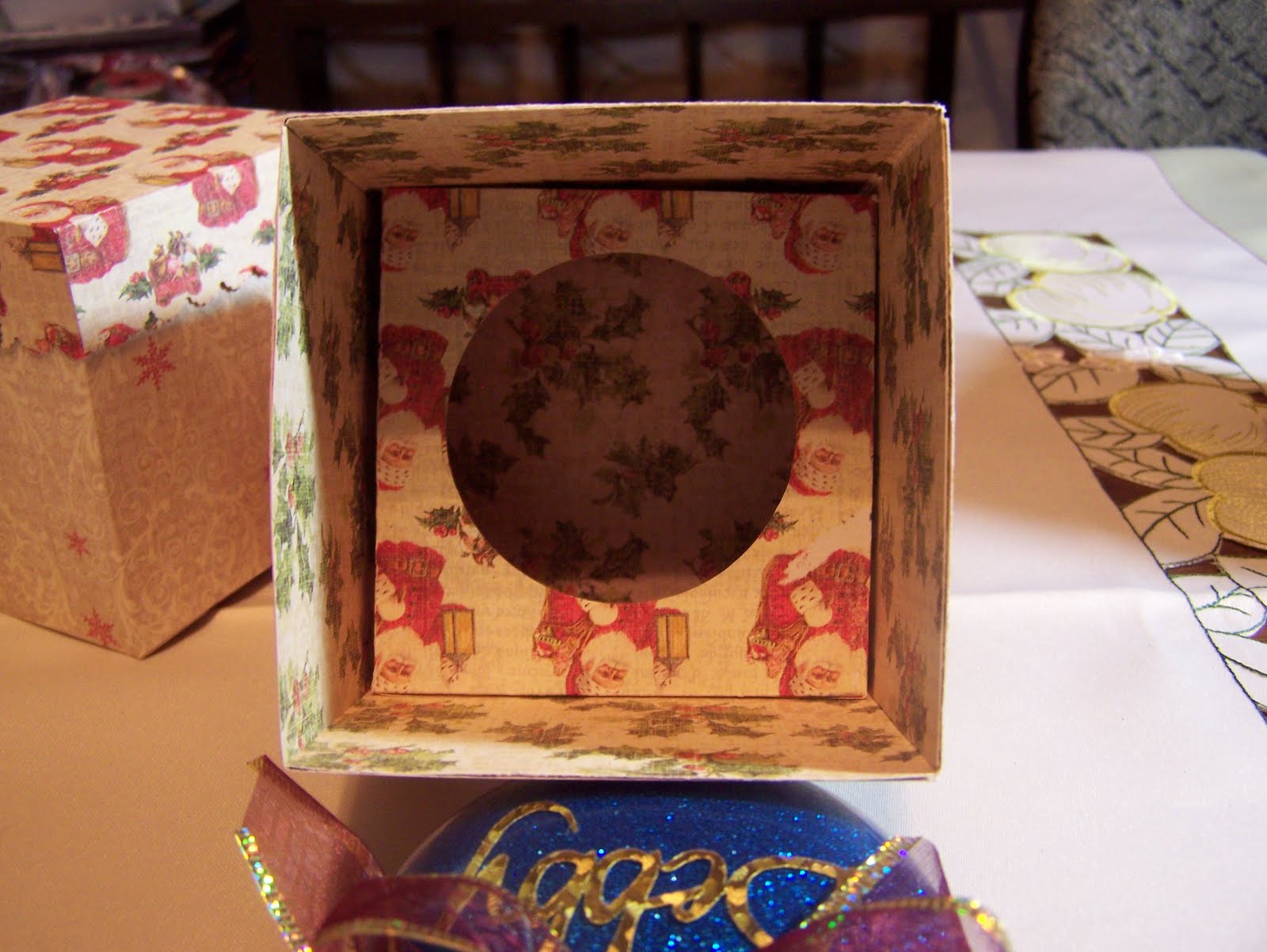 jenny: Christmas Ornaments and Gift Boxes