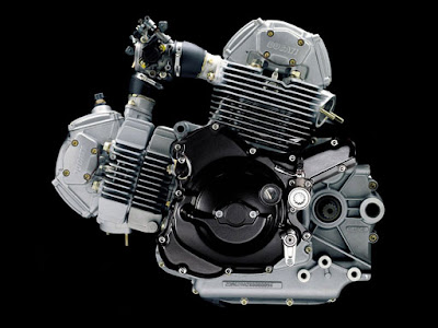 Ducati MONSTER 695 engine