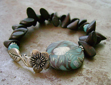 [bracelet.JPG]