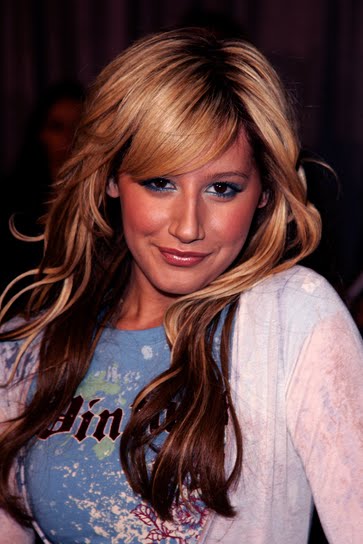 She rocked the red carpet in a sizzling white dress and her latest hairstyle. Trendy Cellebrity Hairstyle Games 2010 She rocked the red carpet in a sizzling white dress and her latest hairstyle. Trendy Cellebrity Hairstyle Games 2010