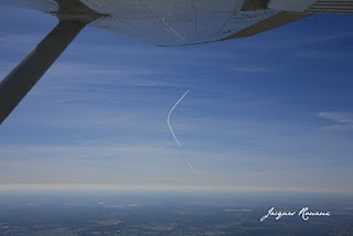 vue aérienne d'un avion de ligne à haute altitude