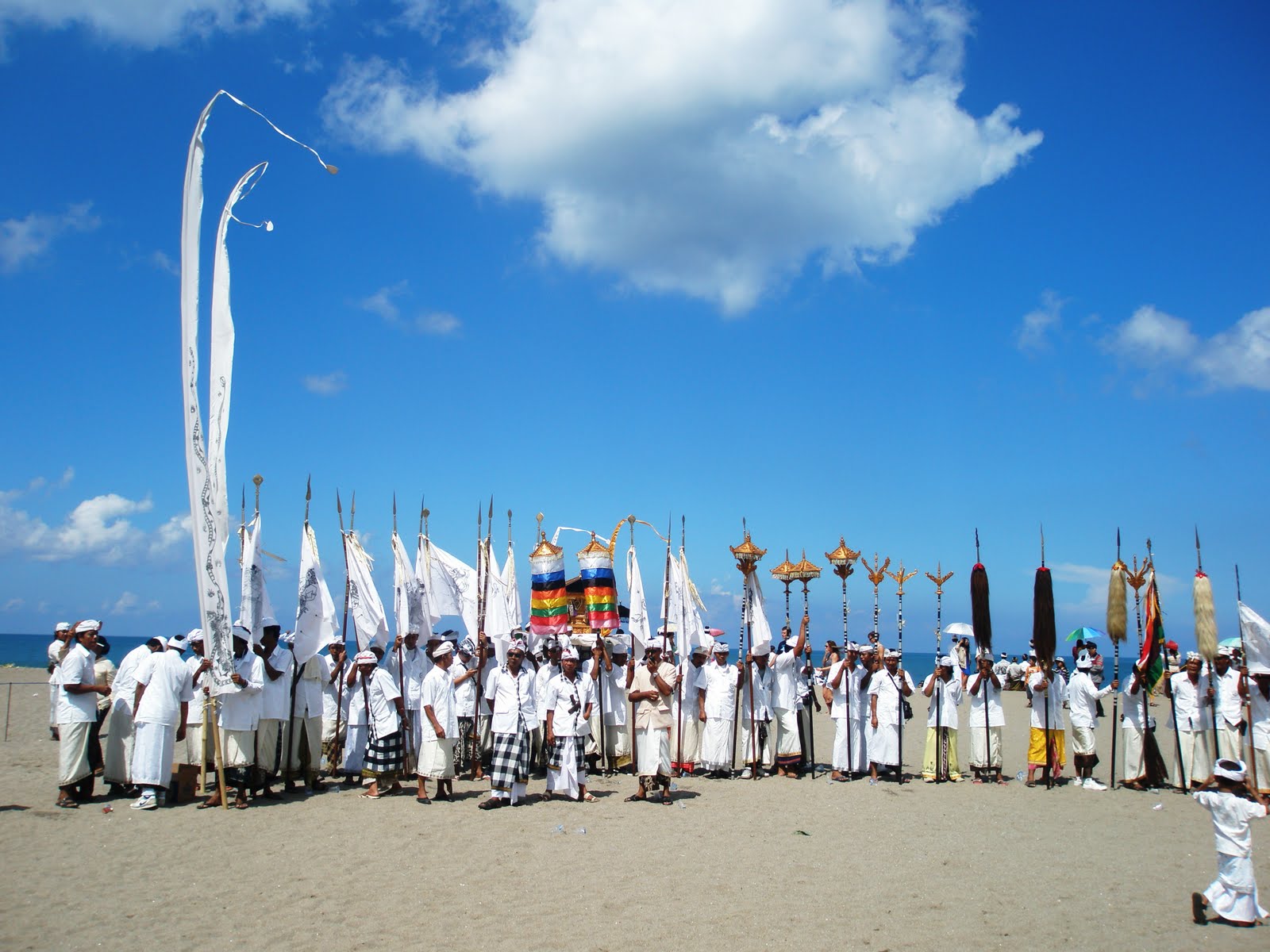 IOV INDONESIA YOUTH SECTION FIELD STUDY JOIN MELASTI CEREMONY in BALI
