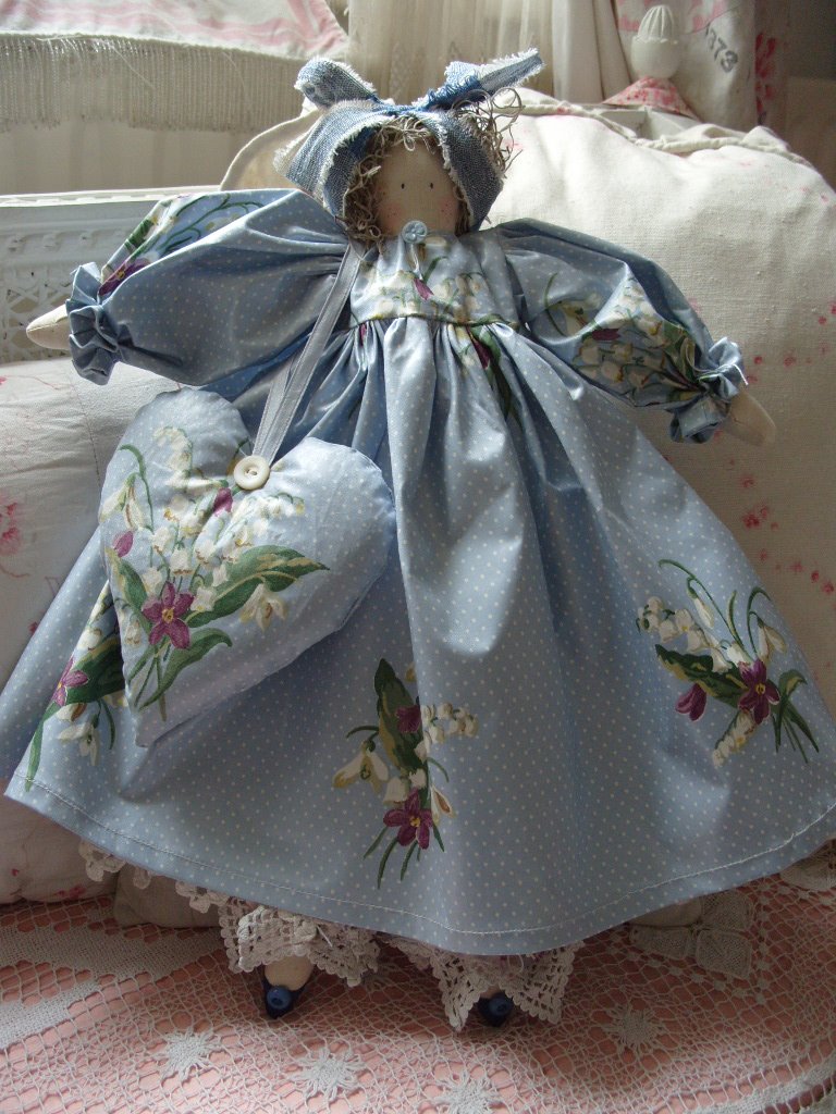 [michele's+doll+002.jpg]