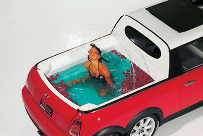 สระว่ายน้ำในรถยนต์ Swimming Car สระว่ายน้ำในรถยนต์ Swimming Car