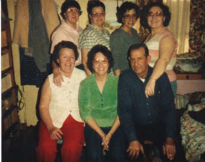[Mom,+Dad+&+Girls,+March+1986.jpg]
