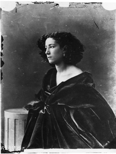 [450px-Sarah_Bernhardt_1866_Nadar.jpg]