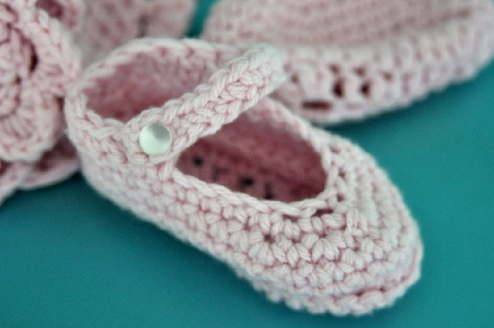 Amazon.com: Crochet Precious Baby Booties 8740501 (9781931171243