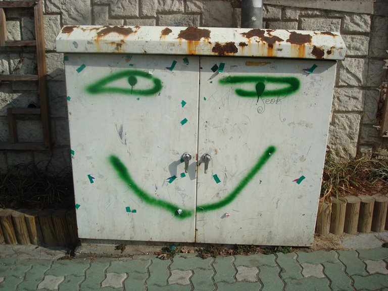 [Friendly+Graffiti+1.jpg]