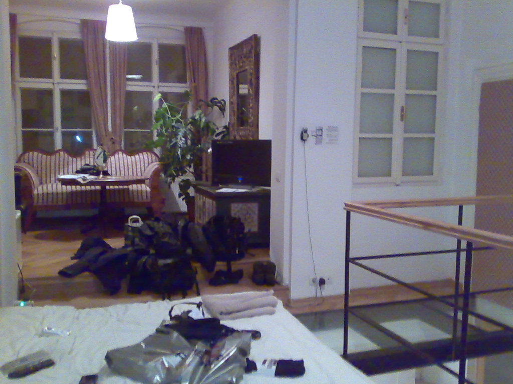 [080120101363.jpg]
