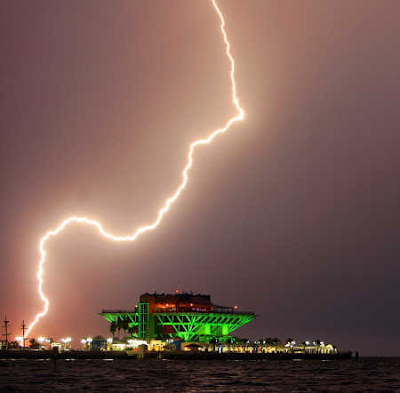 zig-zag lightning flashes, zig zag lightning flashes