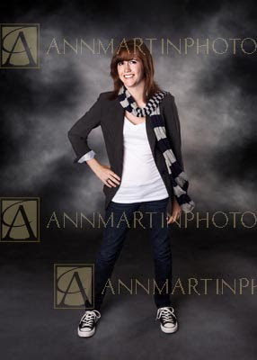 Plano East senior pictures of casually dressed girl