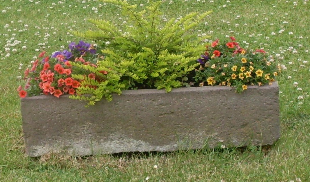 Garten-anders: Pflanzkübel / Blumenkübel in unterschiedlichster Ausprägung