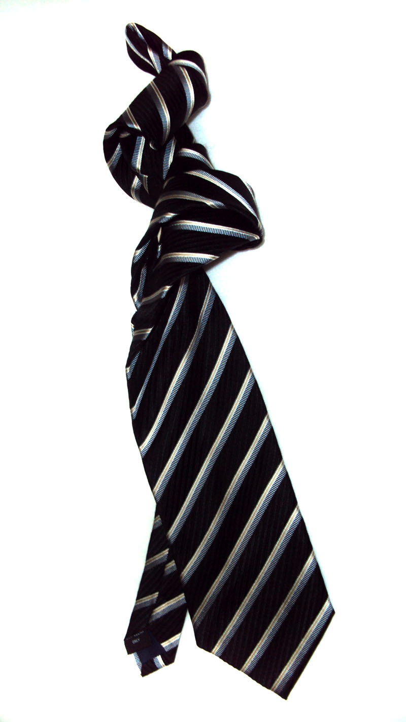 Men s ties The Tie Bar is the one-stop destination for luxury menswear with premium dress shirts, ties, bow ties and more, all at the unreal prices. Free Shipping on all shirt orders. Loved by GQ, our men's accessories also include tie clips, belts, socks, all at unbeatable value.