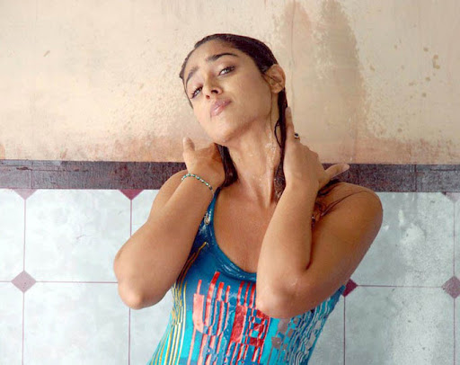 Hot and wet Ileana in blue photos 