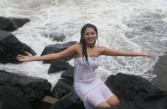 [Anjali-Pandey-wet-and-sexy-in-white-6.jpg]