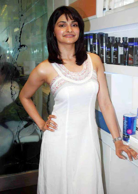 [Actress-Prachi-Desai-Stills-in-white-123bolly-com-20.jpg]