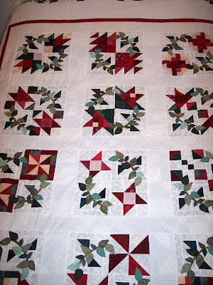 Applique Quilt Pattern book in Red and Green fabric's