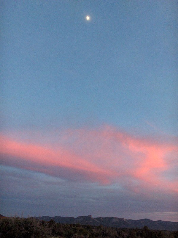 [6-05+View+from+Jo's+with+moon+(600x800).jpg]