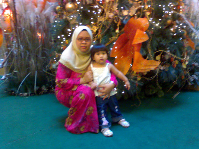 mummy and maryam at midvalley