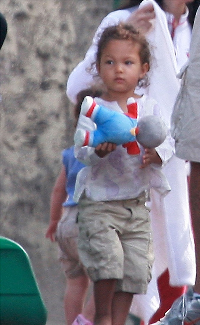 Miniature celebrity!: NAHLA ARIELA AUBRY