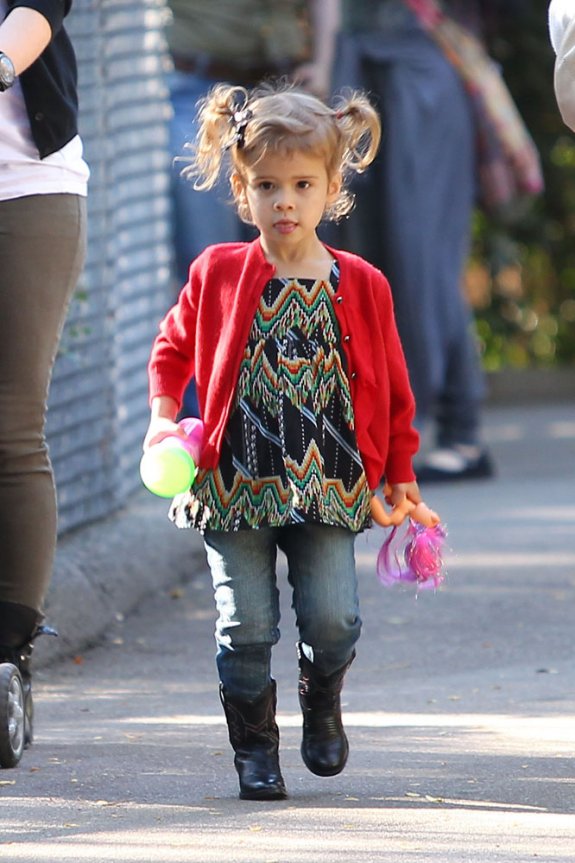 Miniature celebrity! HONOR WARREN