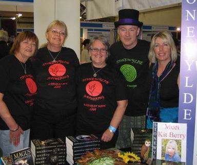 [Sun+promo+pixies+with+Mr+B.jpg]