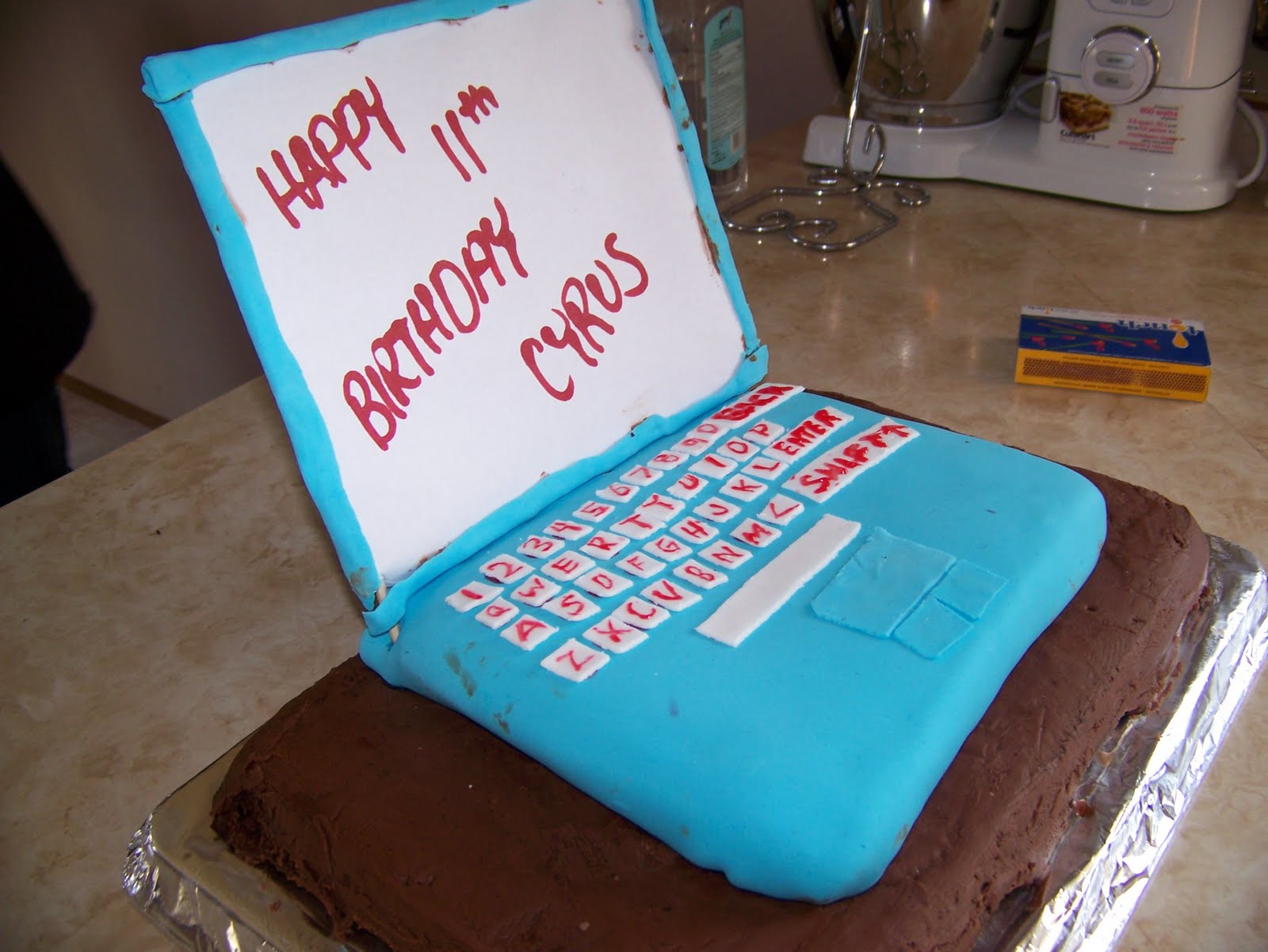 How to build a kitchen cabinet How to Make a Birthday Cake Laptop