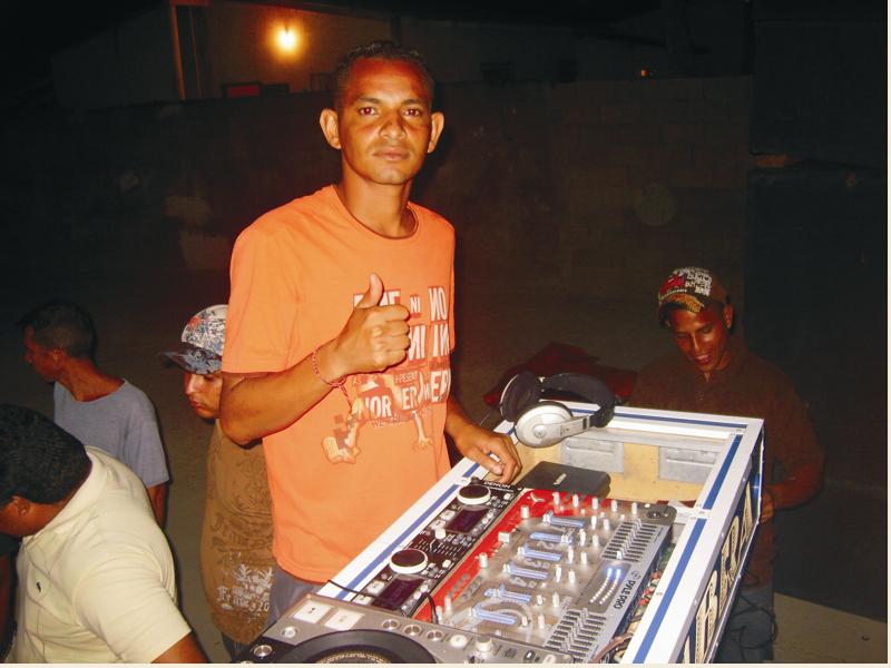 [dj+hendry.JPG]