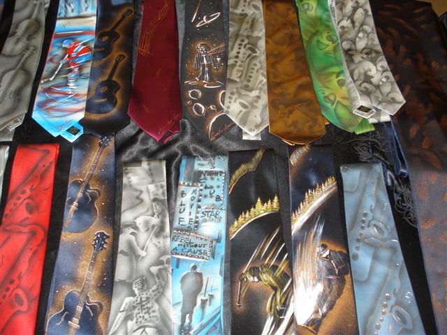 Cravates de soie uniques  peintes à la main