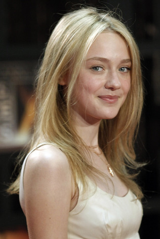 [dakota-fanning.jpg]