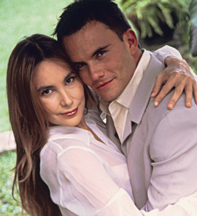 bella y orestes