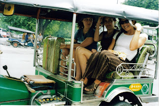 Tuk Tuk en Bangkok. Marita, Malú & yo
