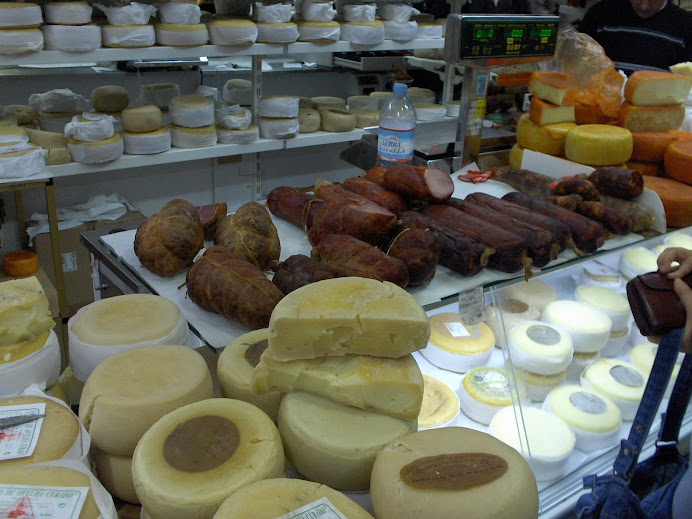 O famoso queijo da serra,salpicão , persunto e a agua.
