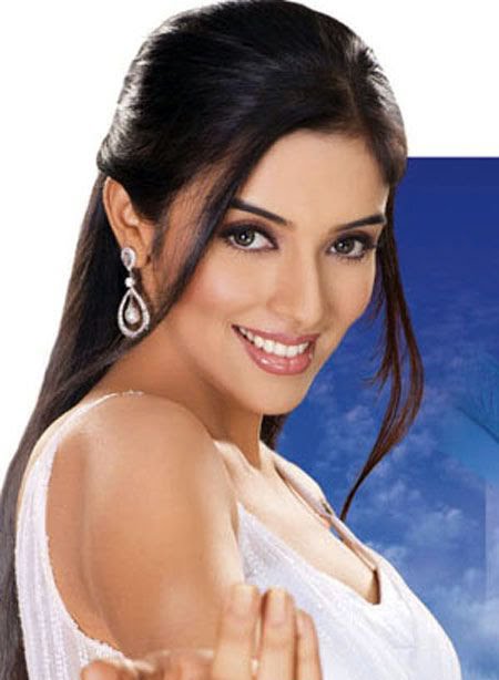 Asin is making her presence felt in Kollywood as well as Bollywood. Asin is making her presence felt in Kollywood as well as Bollywood.