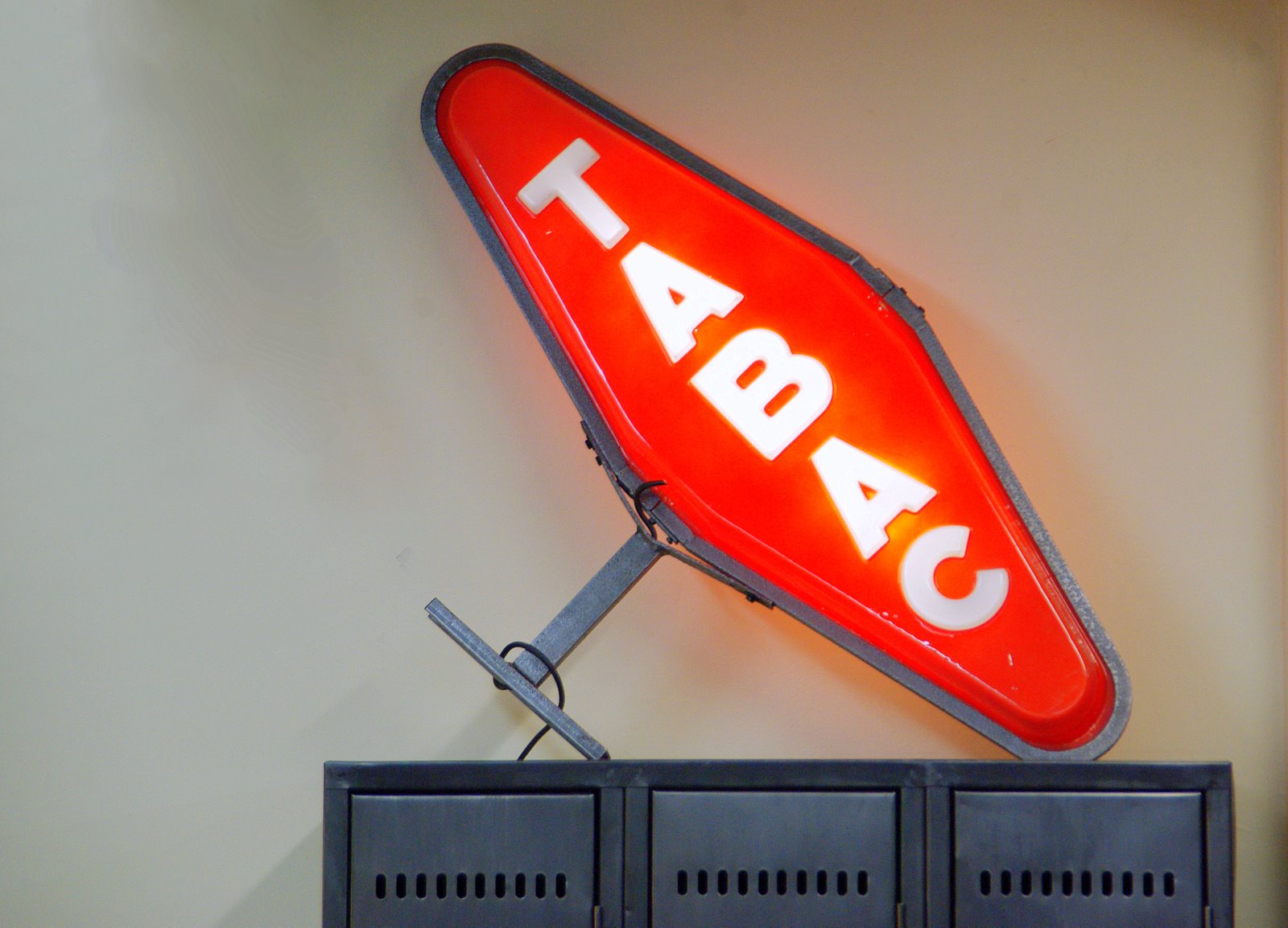 Parisdailyphoto Vintage Sign