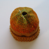 closing top of finished hat