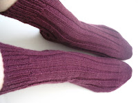 basic ribbed socks in purple