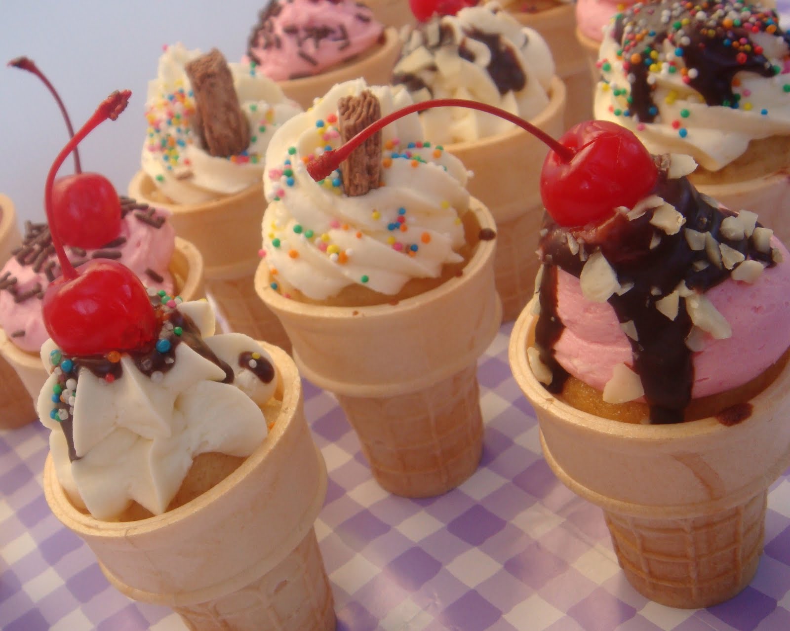 butter hearts sugar: Ice-cream Cone Cupcakes